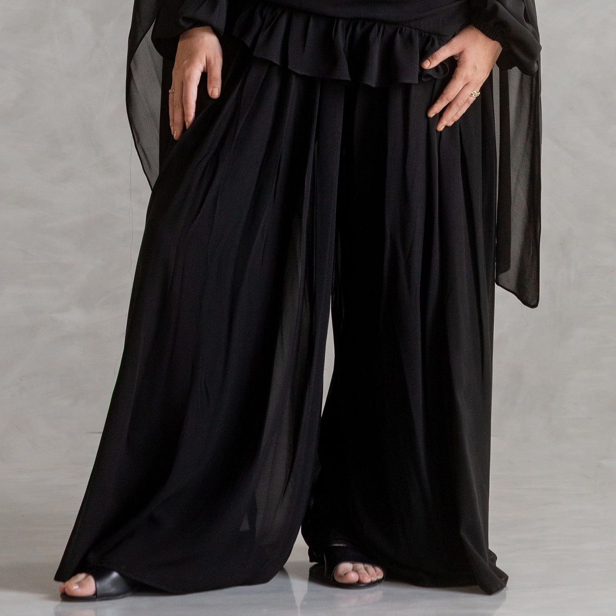 Joud Set in Black