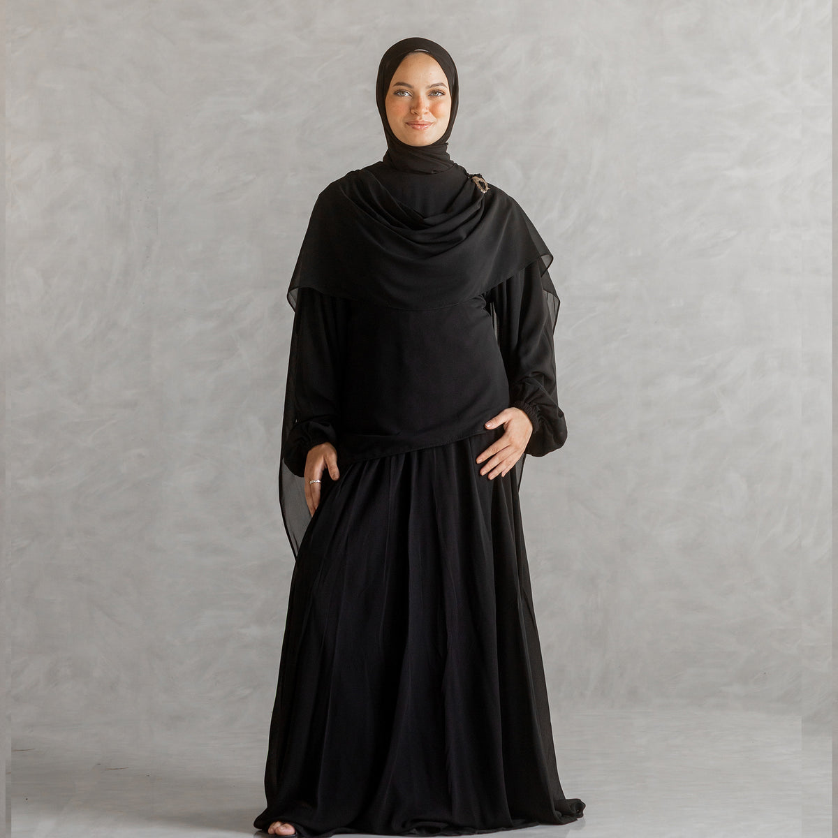 Rownaq Set in Black