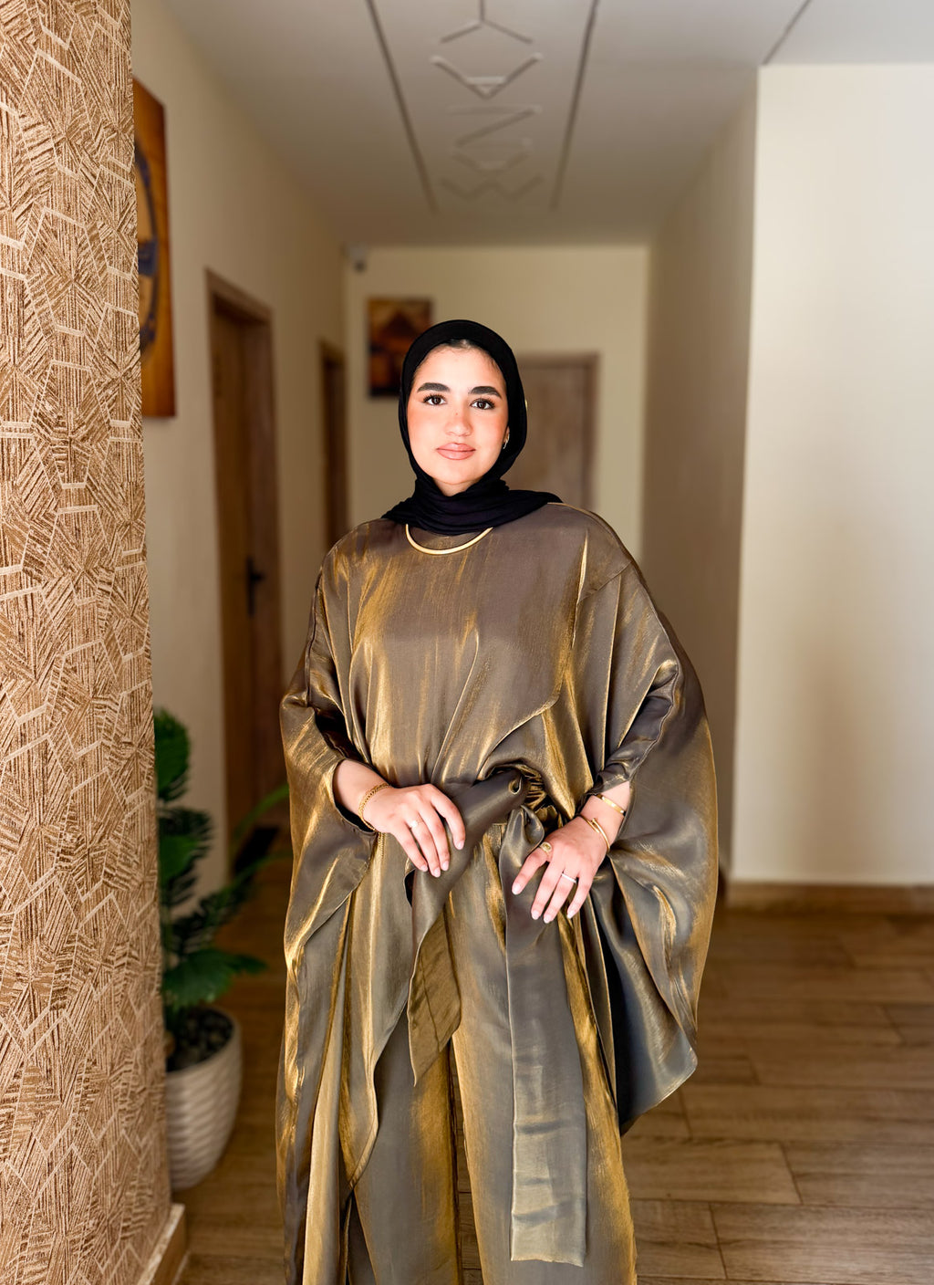 Muhra - dark Olive chameleon