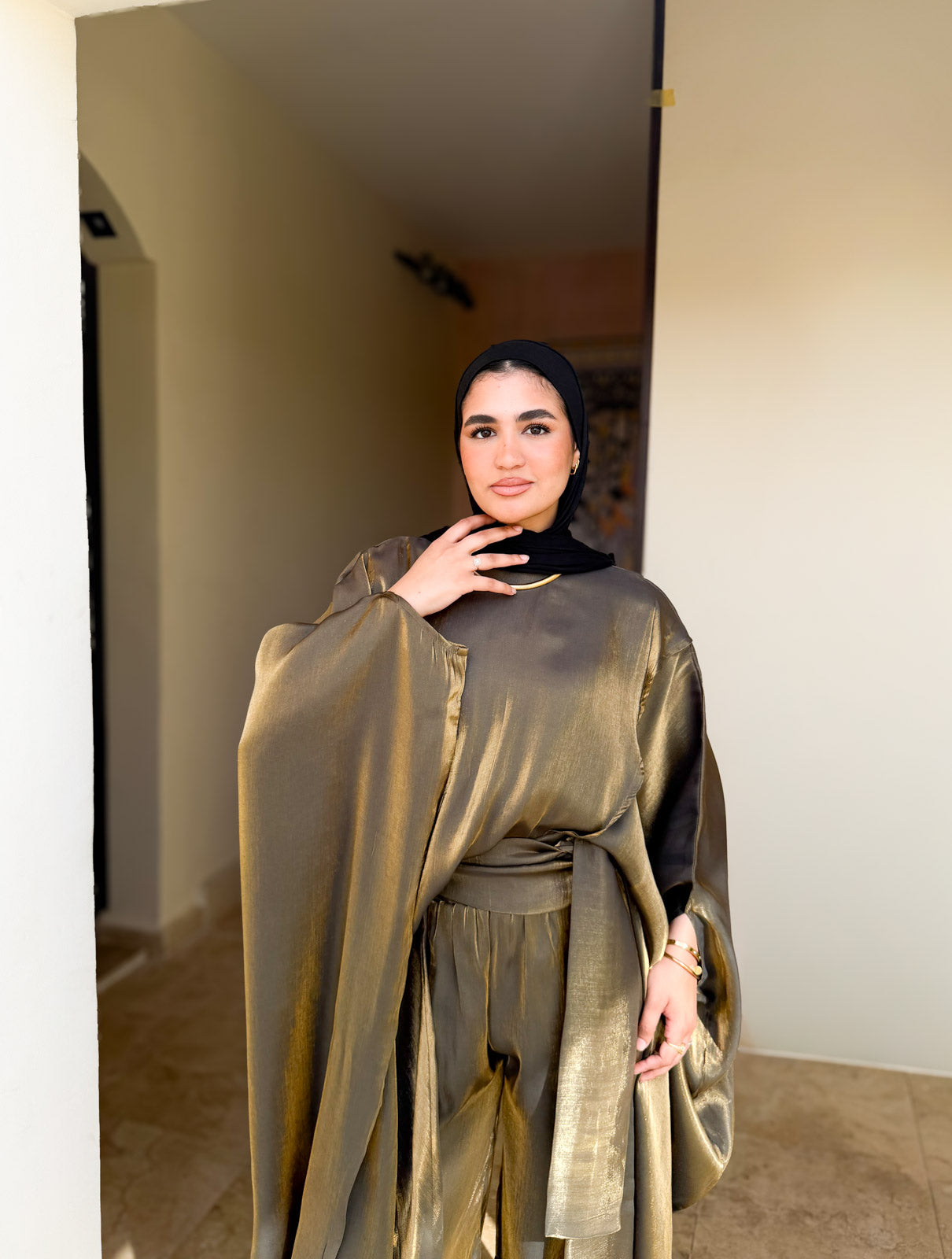 Muhra - dark Olive chameleon